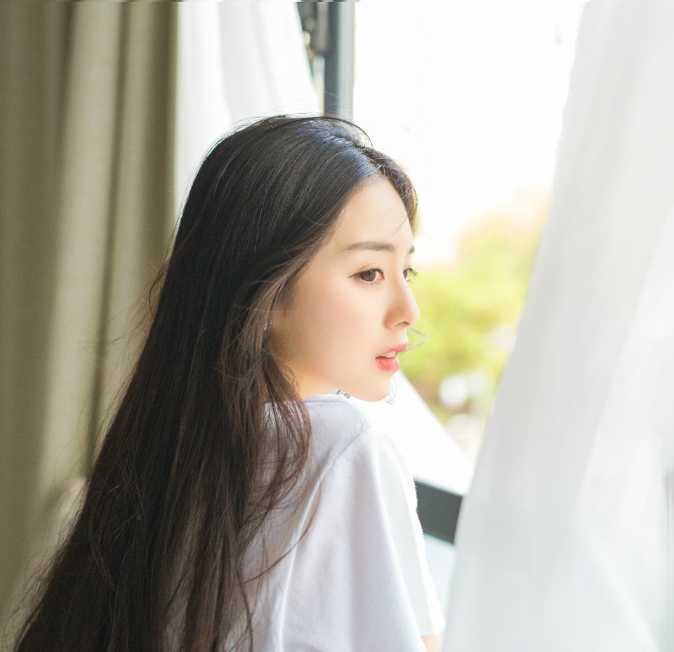 “我们何时撤兵？”关羽看向刘备，询问道。